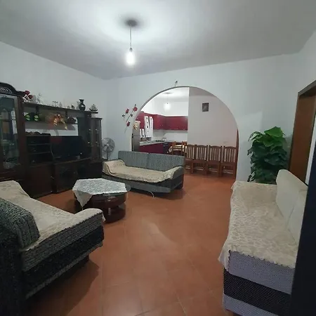 Private Tirana